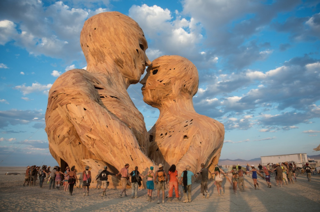  Одна из главных скульптур Burning Man 2014 