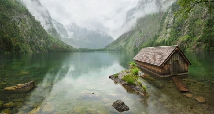   "Enjoy the Silence". Рыбацкая хижина на озере Обер в Германии.
