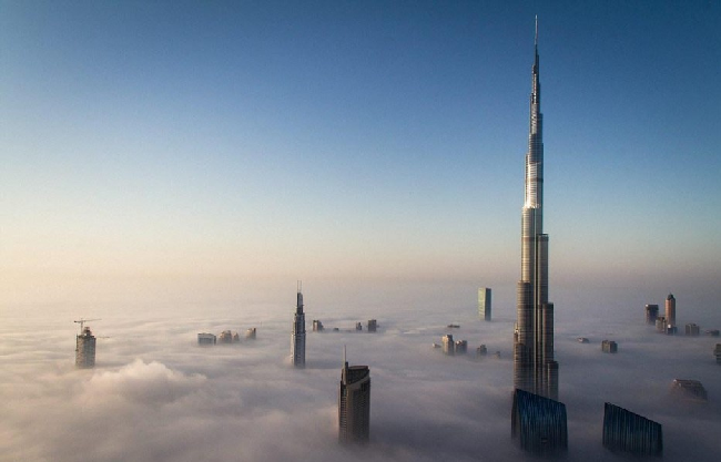 Самое высокое здание в мире - Бурдж-Халифа.