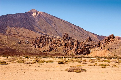 На Тенерифе можно совершить экскурсии по вулканам