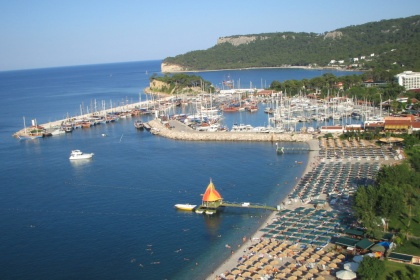 Турецким отелям запретили "захватывать" общественные пляжи