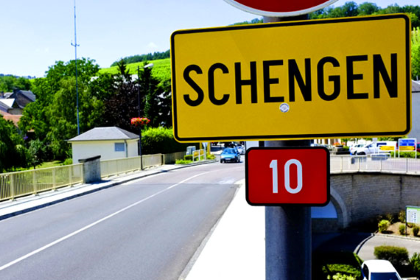 Европа подумывает об отказе от "шенгена"