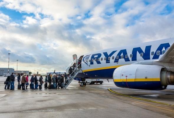 Названы тарифы и направления Ryanair из Украины