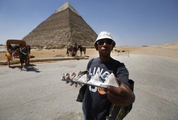 В Египте решили перевоспитать назойливых торговцев