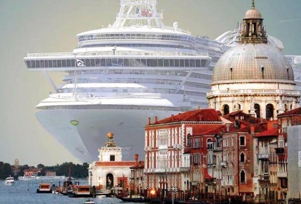 Венеция проголосовала против круизных лайнеров