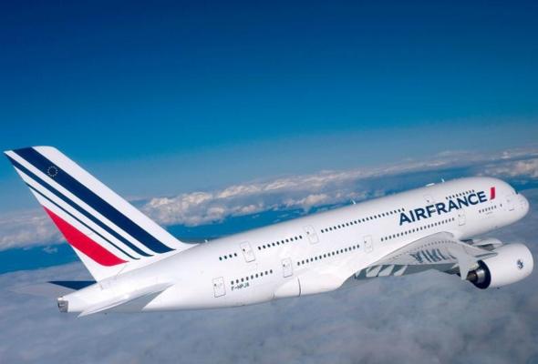 Бортпроводники Air France объявили бессрочную забастовку