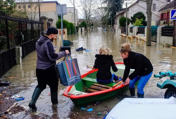 Из-за сильнейшего наводнения закрыты достопримечательности Парижа