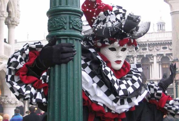 Карнавал в Венеции посетит полмиллиона туристов