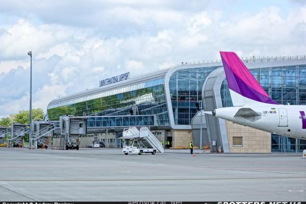 Число пассажиров в аэропорту Львов выросло на 50%