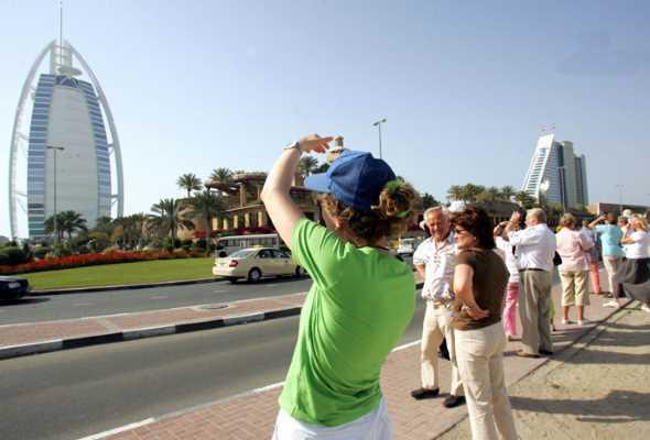 Туристам не хватает места в отелях Эмиратов