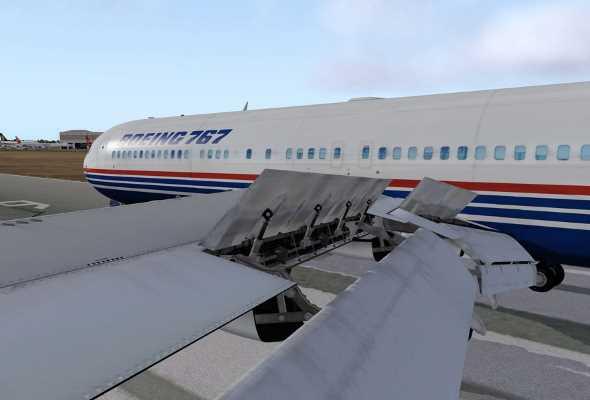 Туристы "Анекса" летают из Львова на огромных Boeing 767