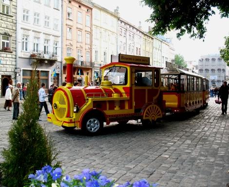 Трамвайчик в центре Львова