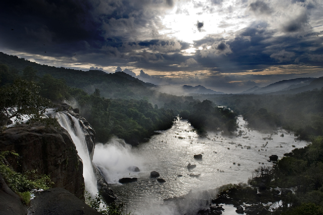 Водопад Athirapally, Индия