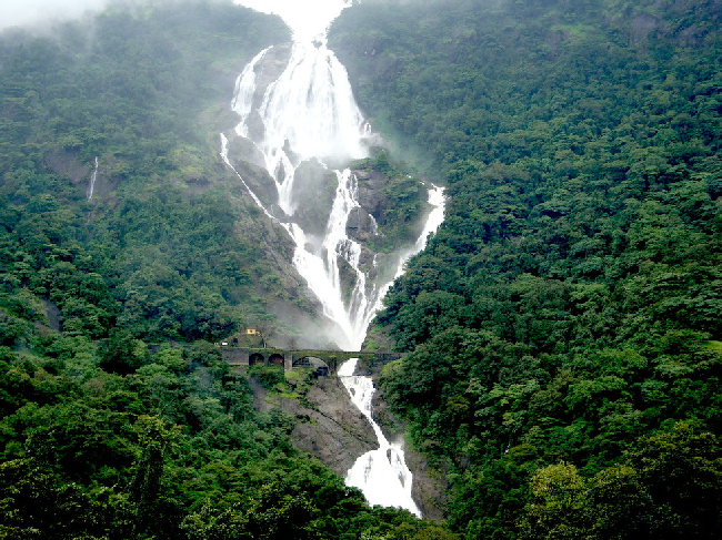 Водопад Dudhsagar, Индия