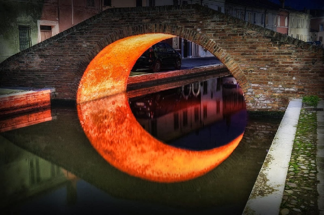 Лунный мост, Италия
