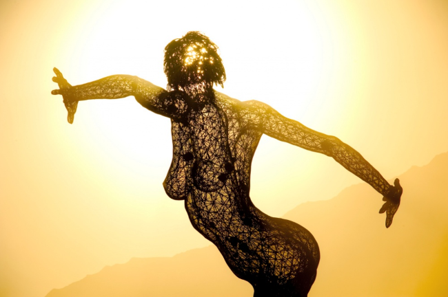 Скульптура Танец, Burning Man 2010.