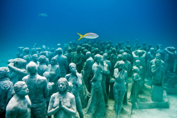  Музей подводных скульптур в Канкуне.