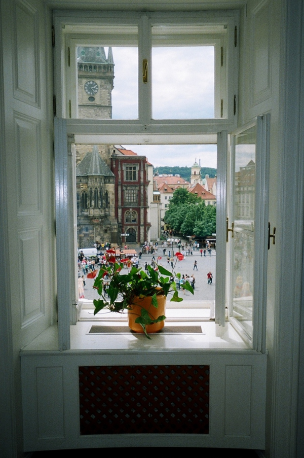  Типичный вид из окна в Праге.