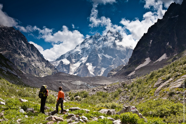  Гора Ушба — мечта альпиниста и одна из самых живописных вершин Кавказа с двойной вершиной.  
