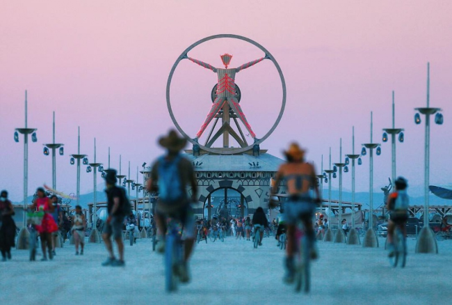 Ключевая инсталляция фестиваля Burning Man 2016