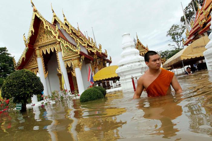 Затопленный храм Chaiwattanaram