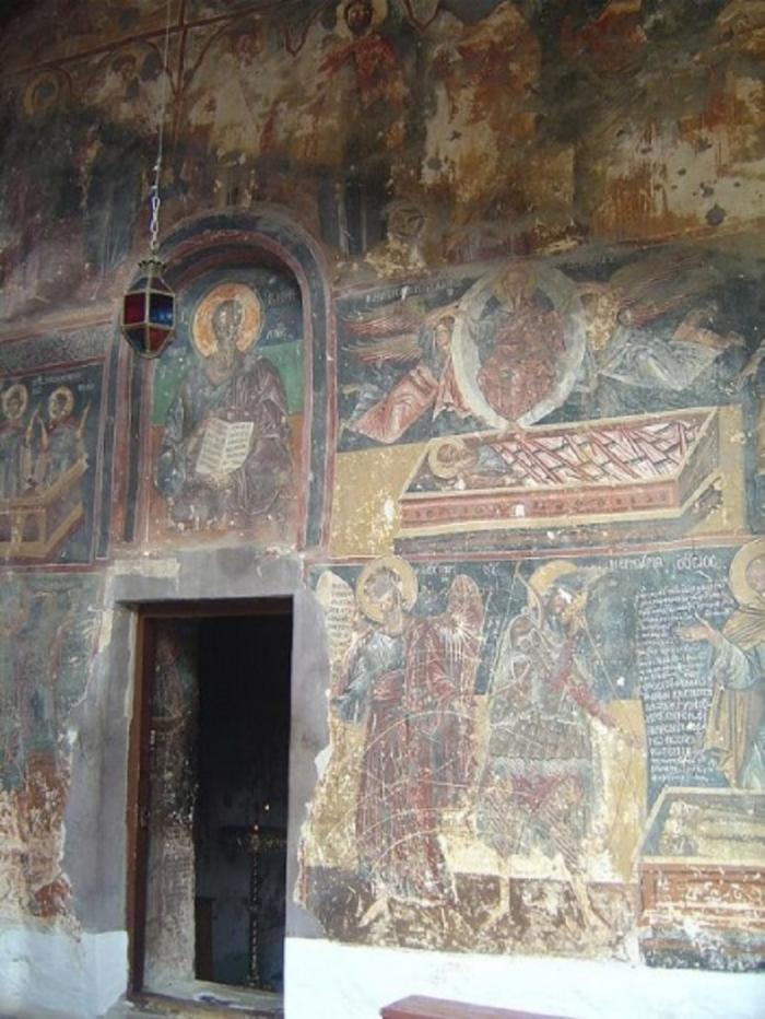  Редчайшие фрески на стенах старинных церквей
