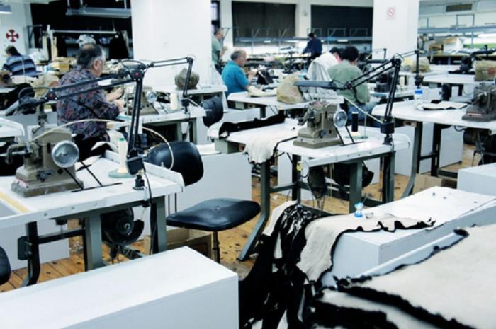Фабрика по производству меховой одежды в Касторье