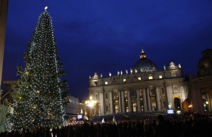 Новогодня ёлка в Ватикане