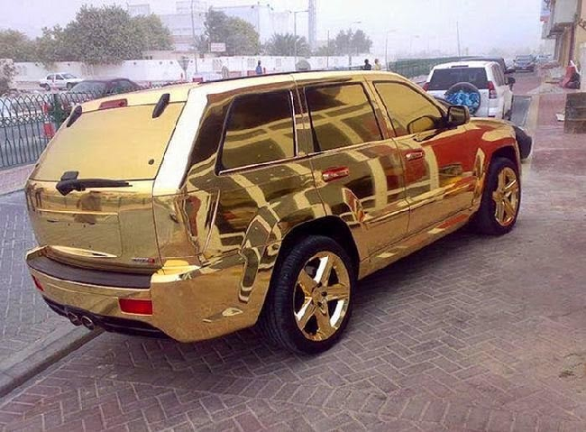 Золотой Range Rover