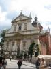 Краковский Костел ордена Иезуитов (1616 г) и 12 статуями Апостолов...