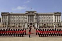 Королевский жест: в лондонских дворцах поселятся туристы