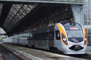 "Укрзалізниця" отменяет ночные поезда - украинцы возмущены