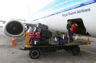 В аэропорту "Борисполь" милиционеры задержали 4 багажных воров