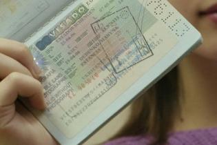 В посольстве Италии говорят, что выдают визы по графику