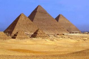 Исламисты призывают снести пирамиды в Египте