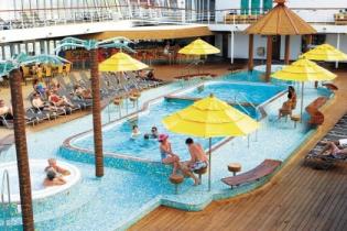 Круизная компания "Carnival Cruise" решила покончить с "захватом" шезлонгов и лежаков