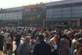 Из аэропорта "Борисполь" срочно эвакуировали 5 тысяч туристов 