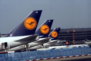 "Lufthansa" повысила цены на билеты для компенсации растущих издержек