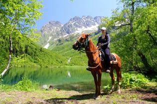 Крым хочет привлекать туристов в период межсезонья конным туризмом