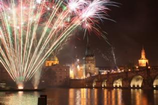 Жители Праги выбрали новое время для новогоднего салюта 
