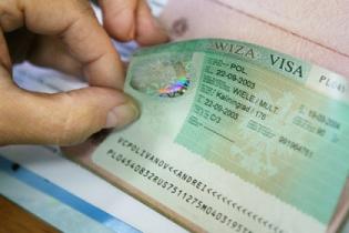 В МИДе объяснили, кому именно Европа упростила получение шенгенской визы