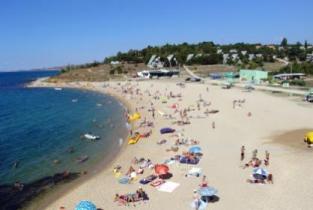 Не все пляжи Крыма готовы к курортному сезону