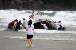 На Пхукете от шторма пострадали более 400 туристов