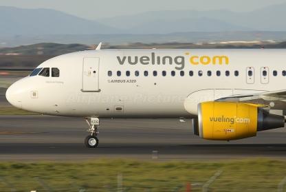 Первый рейс лоу-кост компании Vueling Airlines прибыл в Жуляны 