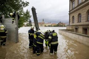 Массовой эвакуации иностранных туристов в Чехии не осуществляется