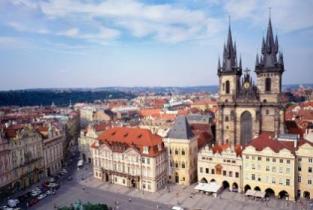 Угроза наводнения в Праге миновала