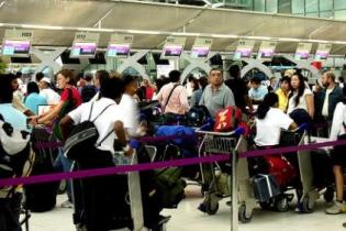 Южнокорейские пограничники придумали собственные правила для транзитных пассажиров