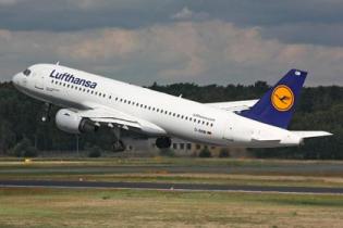 "Lufthansa" упростила регистрацию детей