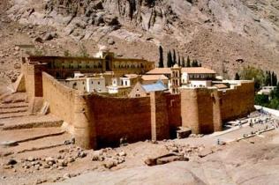 Монастырь Святой Екатерины в Египте закрыт для туристов, бедуины разоряются