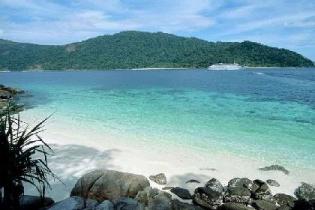 Пляж на тайском острове Самет очищен и доступен для купания